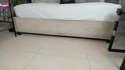 Ms Willow online show from October 31, 5:47 pm