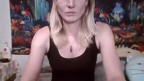 Snapshot of willowxo223 chatting on June 30, 1:06 am willowxo223 online show from June 30, 1:06 am