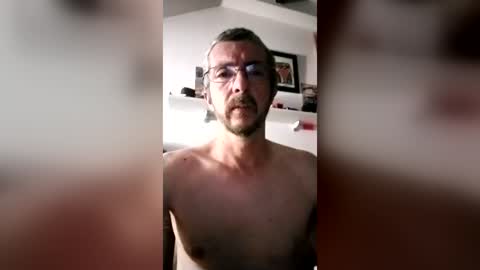 Snapshot of willy15130 chatting on June 15, 8:55 pm willy15130 online show from June 15, 8:55 pm