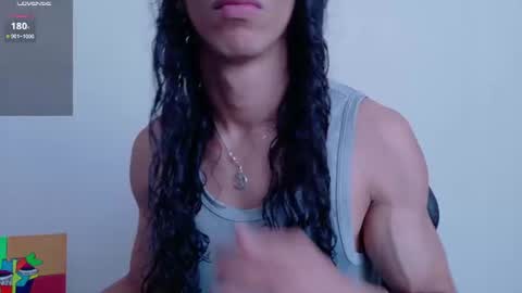 willy_veins online show from June 14, 4:09 pm