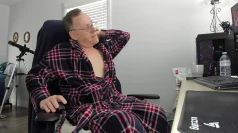 Snapshot of willyskynn chatting on May 29, 6:17 pm WillySkynn online show from May 29, 6:17 pm