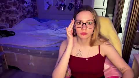 Snapshot of winifredfeuerstein chatting on May 13, 9:11 pm Alya online show from May 13, 9:11 pm