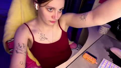 Snapshot of winifredfeuerstein chatting on May 21, 9:22 pm Alya online show from May 21, 9:22 pm