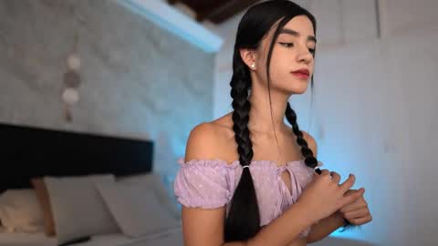 Snapshot of winonaa__ chatting on March 21, 7:17 pm Win online show from March 21, 7:17 pm