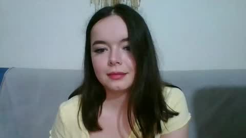 Snapshot of winter__white_rose chatting on June 11, 12:32 am Emma online show from June 11, 12:32 am