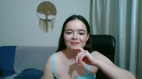 Snapshot of winter__white_rose chatting on June 11, 7:12 pm Emma online show from June 11, 7:12 pm