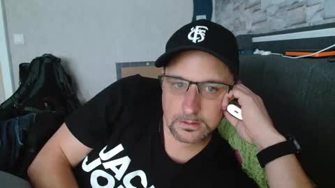 Snapshot of wirzwei8883 chatting on September 17, 3:24 pm Dirty online show from September 17, 3:24 pm