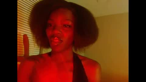 Snapshot of wishhwashy22 chatting on March 4, 7:03 am Chanel online show from March 4, 7:03 am