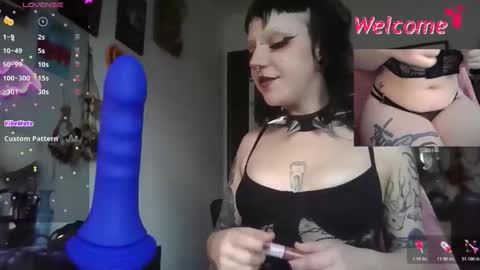 Snapshot of wispytheclown chatting on November 10, 8:52 pm Wispy online show from November 10, 8:52 pm