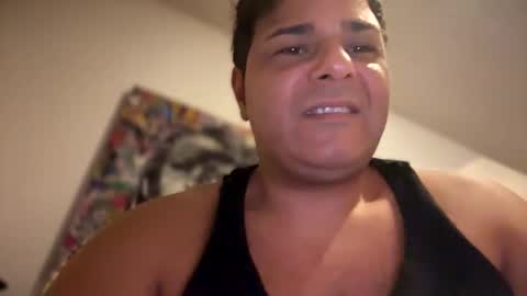 Snapshot of witebull83 chatting on December 3, 3:44 pm Witebull online show from December 3, 3:44 pm