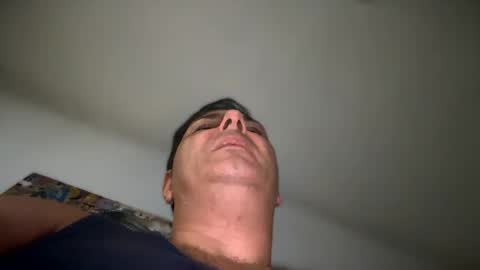 Snapshot of witebull83 chatting on December 5, 2:44 pm Witebull online show from December 5, 2:44 pm