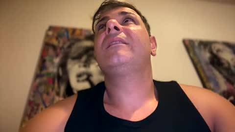 Snapshot of witebull83 chatting on December 29, 4:51 pm Witebull online show from December 29, 4:51 pm