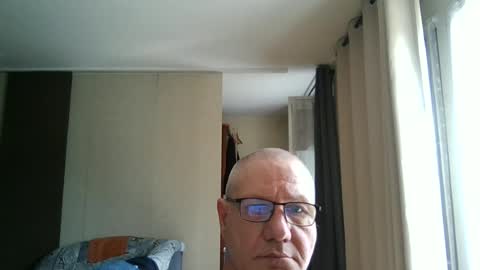 Snapshot of wixer1970 chatting on June 21, 2:19 pm wixer1970 online show from June 21, 2:19 pm