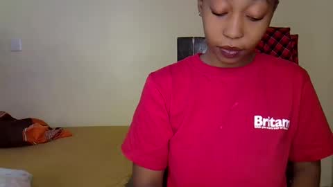 Snapshot of wizzia_khalifa chatting on January 19, 2:06 pm girlie o online show from January 19, 2:06 pm