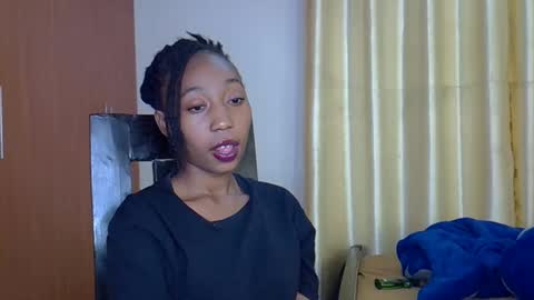 Snapshot of wizzia_khalifa chatting on February 6, 7:07 pm girlie o online show from February 6, 7:07 pm