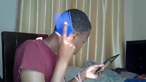 Snapshot of wizzia_khalifa chatting on February 7, 8:01 am girlie o online show from February 7, 8:01 am