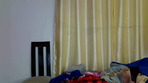 Snapshot of wizzia_khalifa chatting on February 18, 1:10 am girlie o online show from February 18, 1:10 am