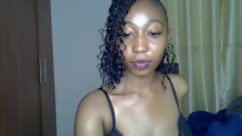 Snapshot of wizzia_khalifa chatting on February 26, 2:48 am girlie o online show from February 26, 2:48 am