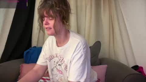Snapshot of wldntulik2no chatting on June 23, 2:59 pm Moth online show from June 23, 2:59 pm