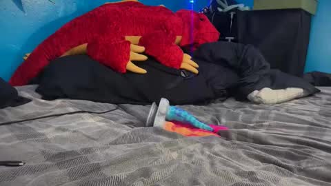 Snapshot of woahfuzz chatting on February 19, 10:22 am YourDaddys Son online show from February 19, 10:22 am