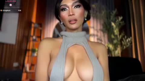 Snapshot of womanofyourdesire_ts chatting on June 23, 2:42 am Julia online show from June 23, 2:42 am