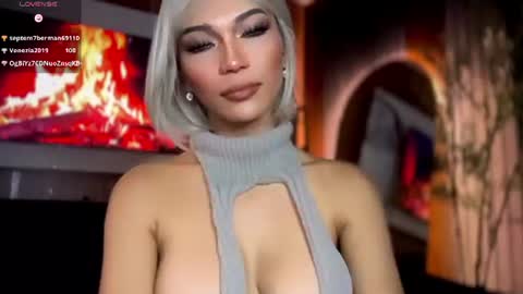 Snapshot of womanofyourdesire_ts chatting on June 27, 2:16 am Julia online show from June 27, 2:16 am