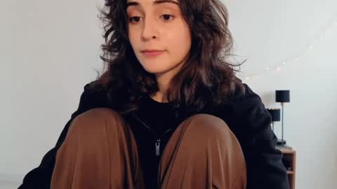 Stia online show from April 15, 3:52 pm