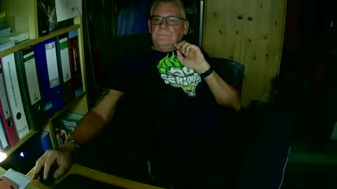 Snapshot of wonneprop10 chatting on March 9, 12:53 pm Always Horny online show from March 9, 12:53 pm