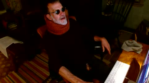 Snapshot of woodchuck185 chatting on March 4, 2:50 am Chuck online show from March 4, 2:50 am