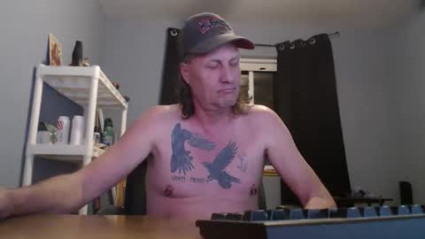 Snapshot of woody1nut chatting on February 18, 3:24 am Woody online show from February 18, 3:24 am
