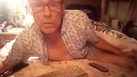 Snapshot of woodywood2251491 chatting on October 7, 7:05 am woodywood online show from October 7, 7:05 am