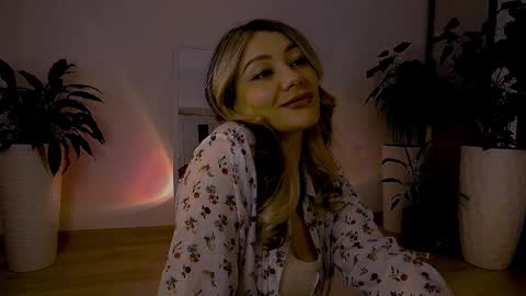 Snapshot of worldsbaby chatting on February 13, 10:22 pm worldsbaby online show from February 13, 10:22 pm