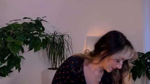 Snapshot of worldsbaby chatting on September 25, 5:00 am worldsbaby online show from September 25, 5:00 am