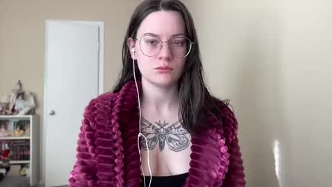 Snapshot of worship_lucina chatting on January 7, 3:33 pm Lucina online show from January 7, 3:33 pm