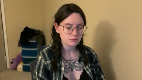 Snapshot of worship_lucina chatting on February 21, 12:16 am Lucina online show from February 21, 12:16 am