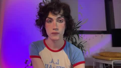 Glen online show from February 5, 8:24 pm