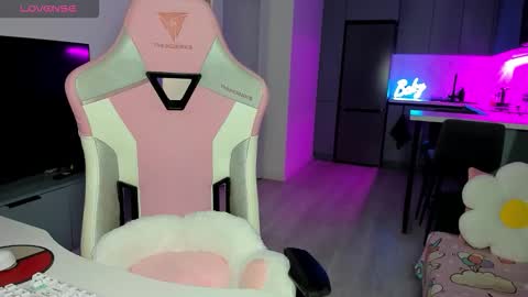 Emi online show from January 14, 5:07 pm