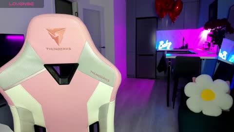 Emi online show from February 22, 4:02 am