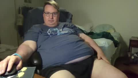 Snapshot of wrensroom chatting on February 24, 5:11 am Wren Valentino online show from February 24, 5:11 am