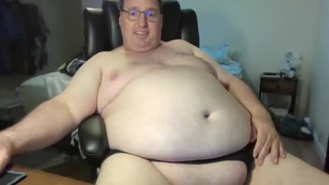 Snapshot of wrensroom chatting on March 1, 1:32 am Wren Valentino online show from March 1, 1:32 am