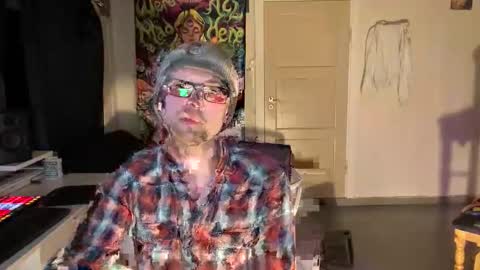 wulffi95 online show from March 6, 7:43 pm