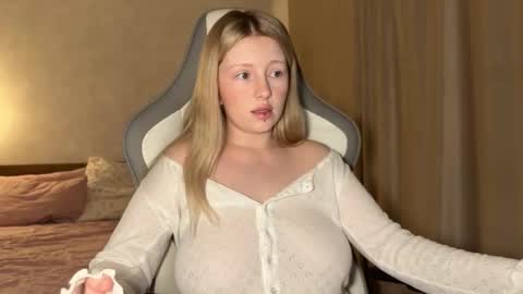 Snapshot of x__ivy_x chatting on October 23, 4:06 pm eva online show from October 23, 4:06 pm