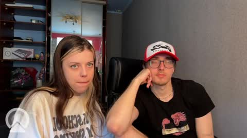 Philipp and Este online show from May 10, 6:29 am