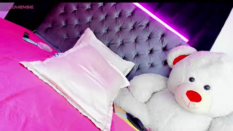 Maria Juliana online show from December 15, 8:08 am