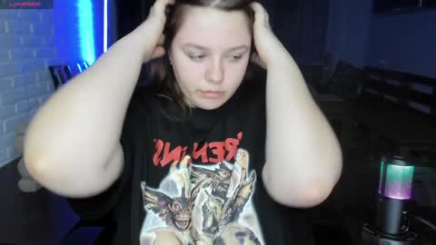 LOVE NERDS ONLY online show from February 26, 1:32 am