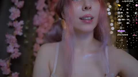 Snapshot of x_sexykitten666_x chatting on July 11, 4:32 pm Lucy online show from July 11, 4:32 pm