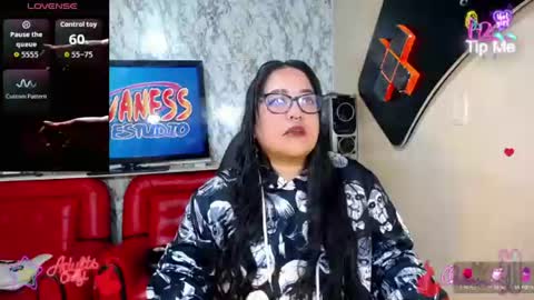 Snapshot of xander_taylor_ chatting on June 14, 5:09 am xander_taylor_ online show from June 14, 5:09 am