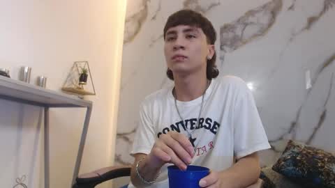 xandergrey8 online show from April 3, 7:12 pm