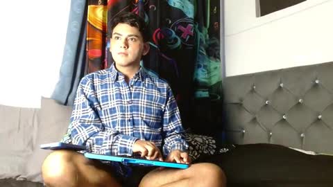 Snapshot of xandrodeluxe chatting on October 24, 2:46 pm xandrodeluxe online show from October 24, 2:46 pm