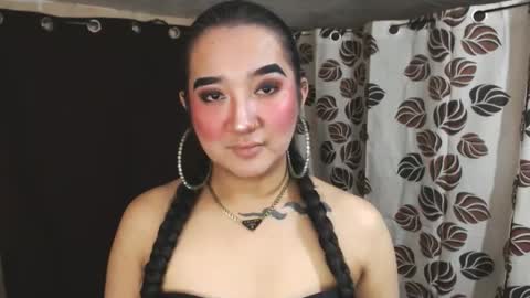 Nira   NOT INTO CHEAP GUYS  online show from January 31, 8:01 pm